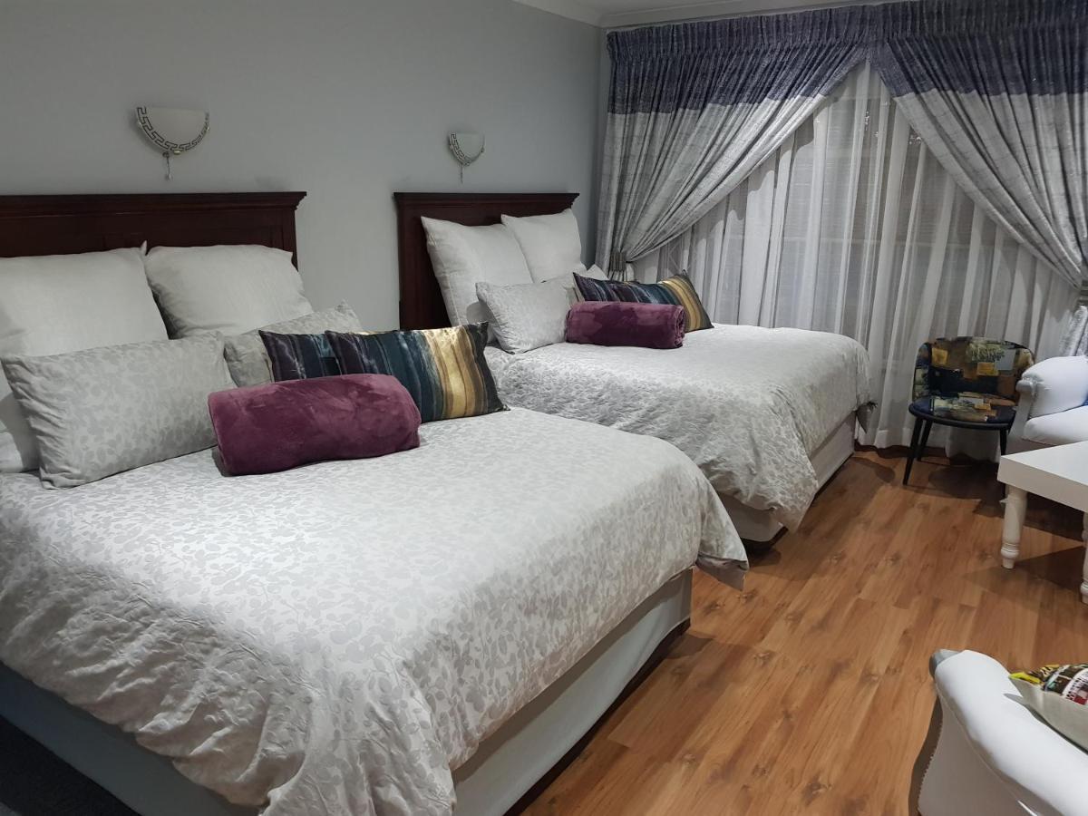 Good 2 Go Guest House 베노니 외부 사진